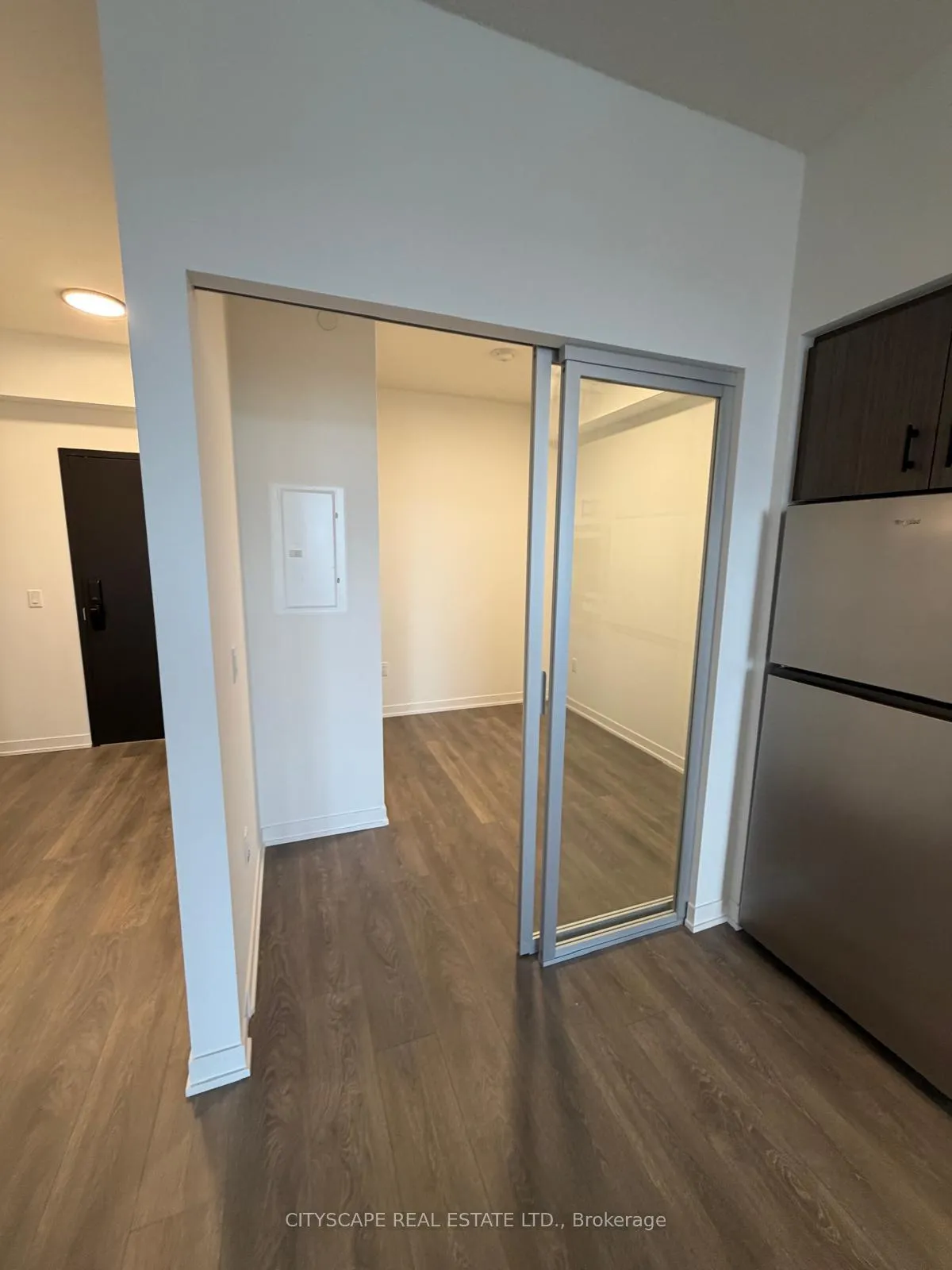 Photo 6 of Unit 523, 4787 Powers Common, Burlington, Alton — HOMEH