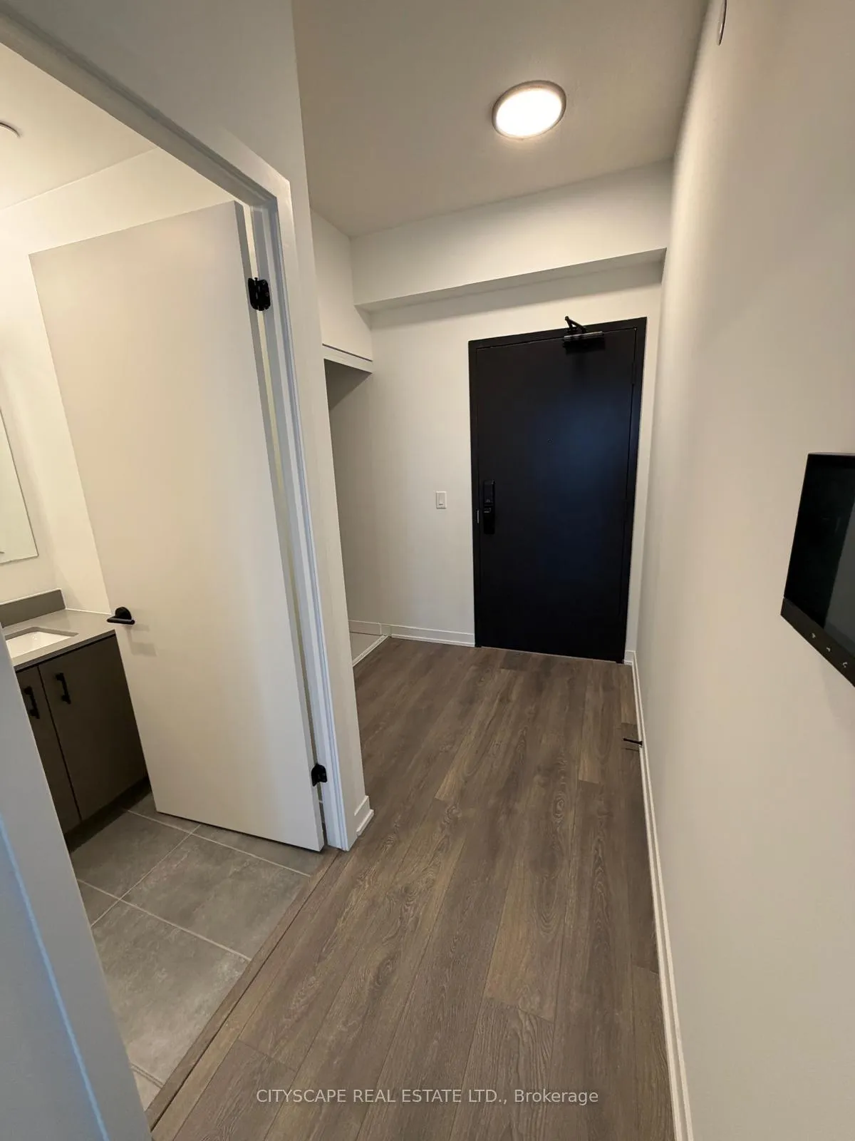 Photo 9 of Unit 523, 4787 Powers Common, Burlington, Alton — HOMEH