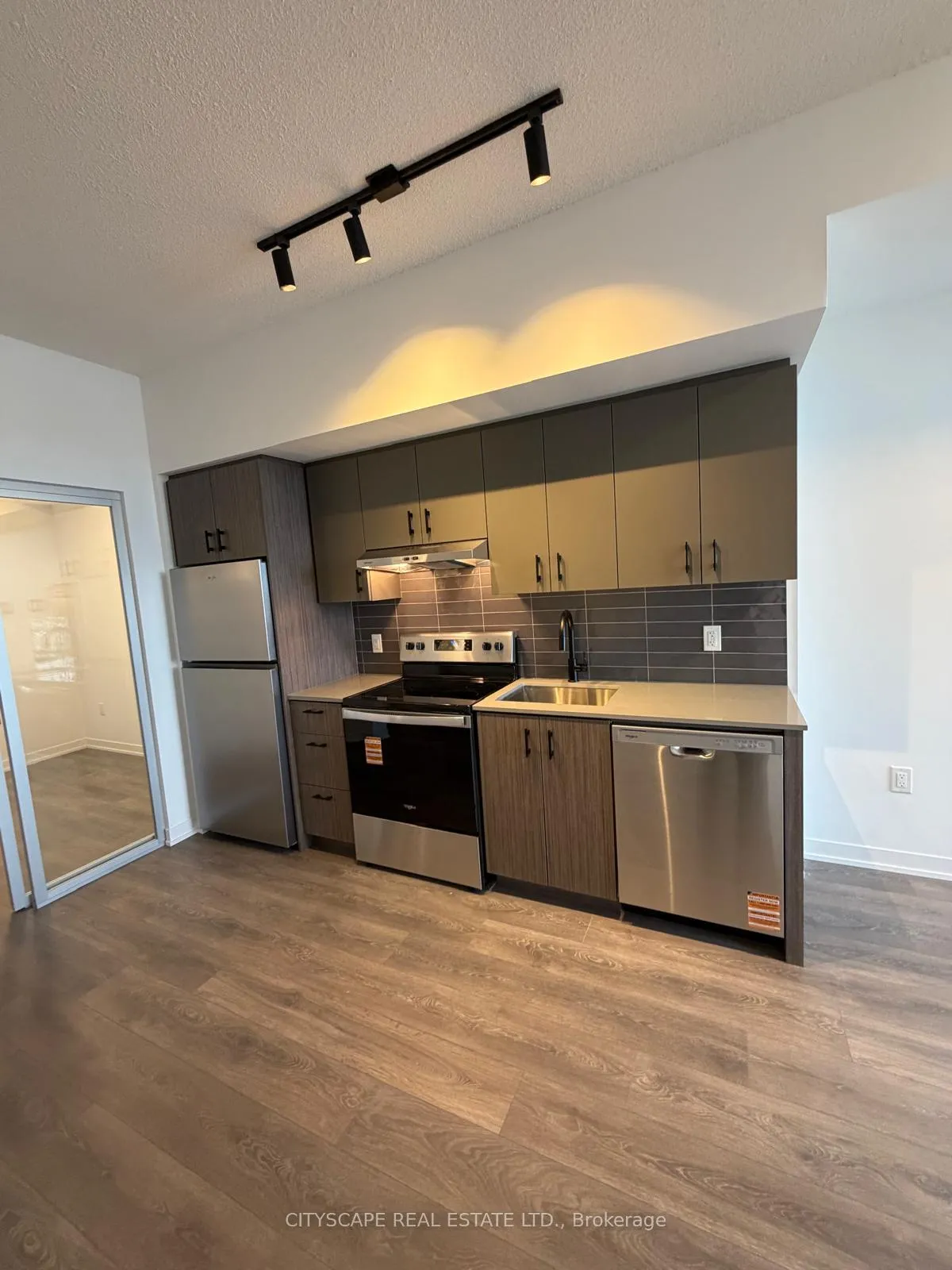 Photo 11 of Unit 523, 4787 Powers Common, Burlington, Alton — HOMEH