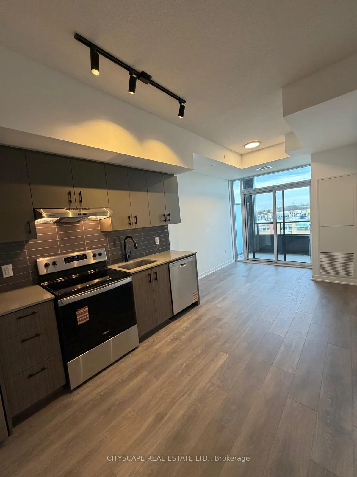 Photo 12 of Unit 523, 4787 Powers Common, Burlington, Alton — HOMEH