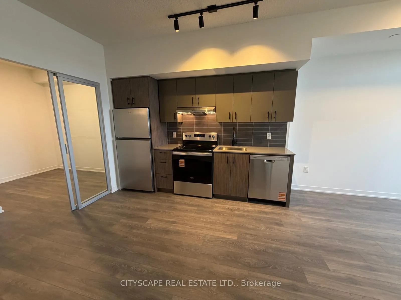 Photo 14 of Unit 523, 4787 Powers Common, Burlington, Alton — HOMEH