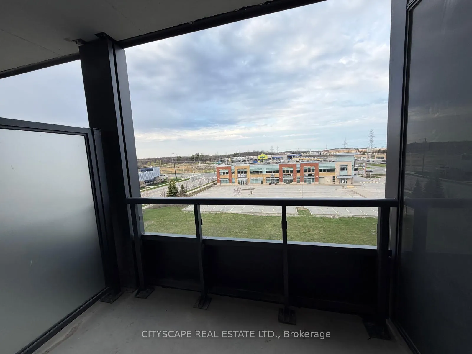 Photo 17 of Unit 523, 4787 Powers Common, Burlington, Alton — HOMEH