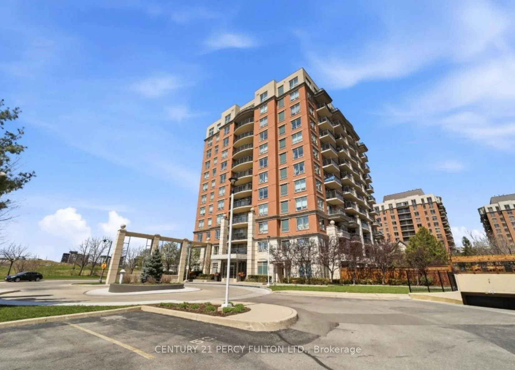 Photo 1 of Unit 902, 2365 Central Park Drive, Oakville, River Oaks — HOMEH