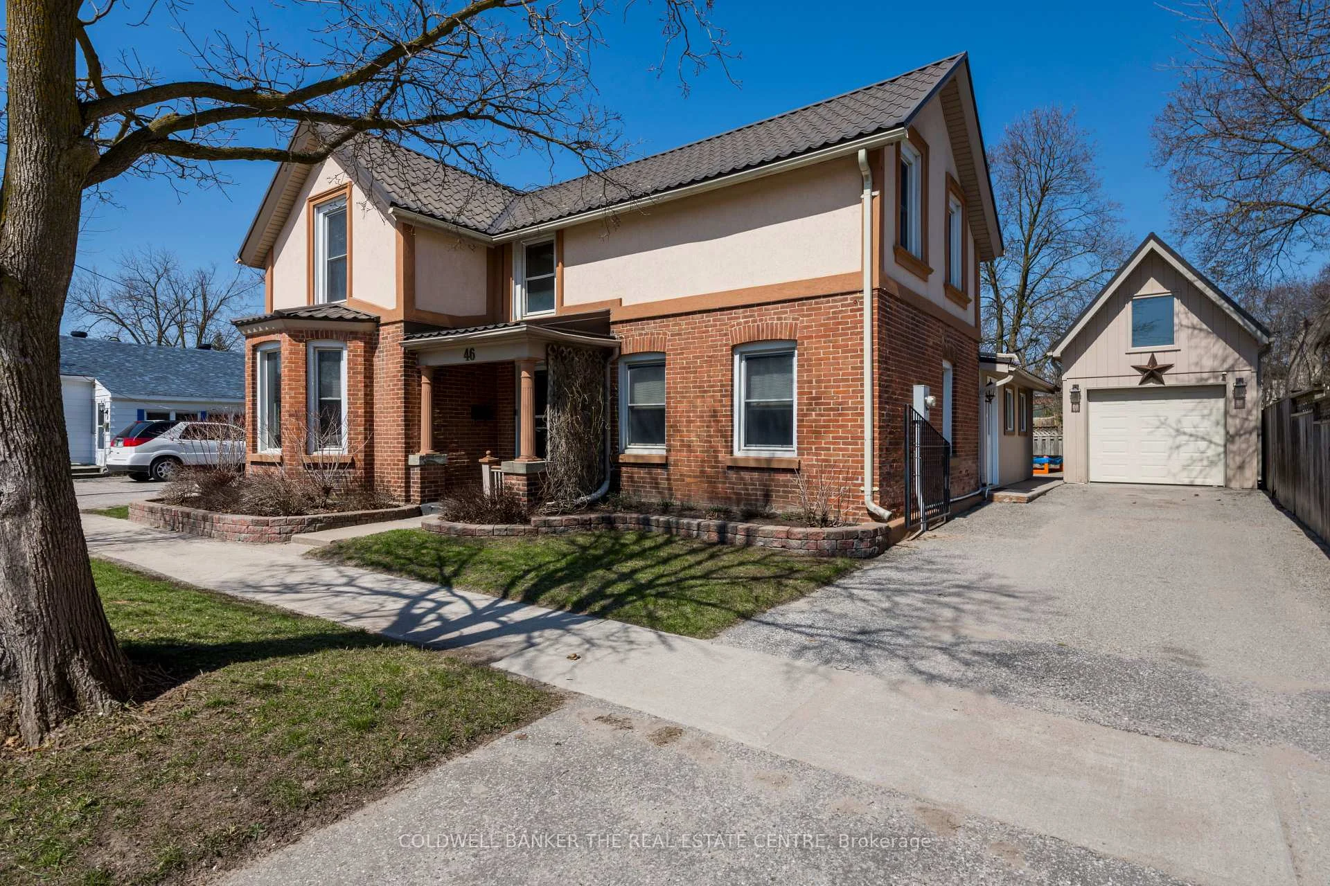 Photo 2 of 46 Park Street, Barrie, Queen's Park — HOMEH