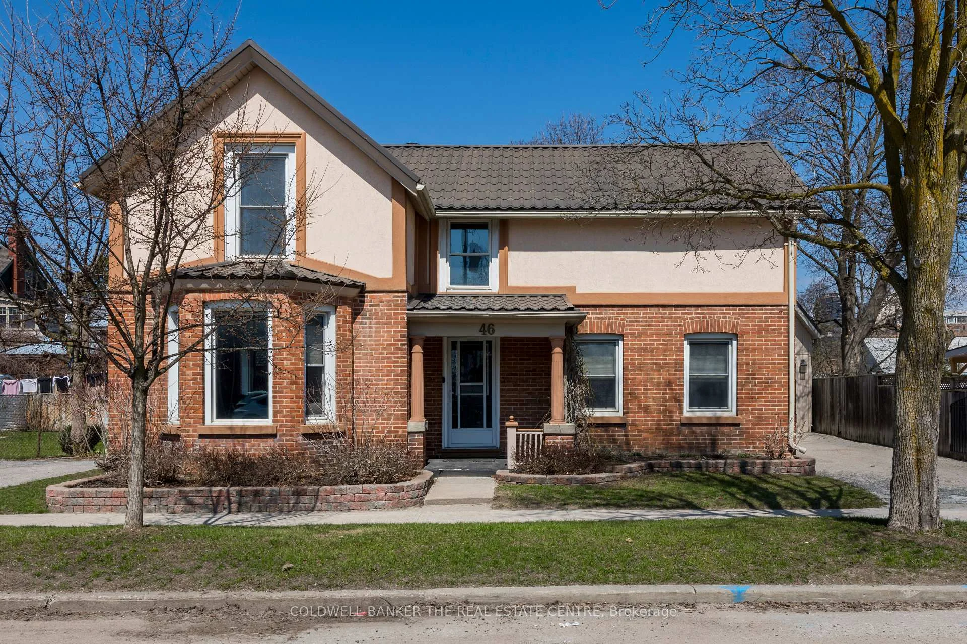 Photo 4 of 46 Park Street, Barrie, Queen's Park — HOMEH