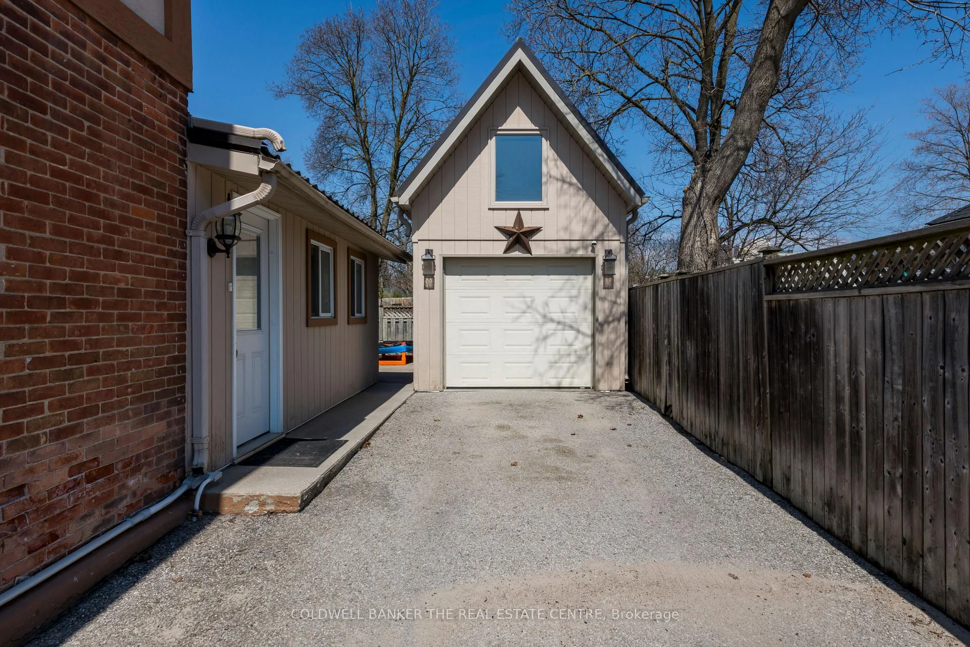 Photo 17 of 46 Park Street, Barrie, Queen's Park — HOMEH