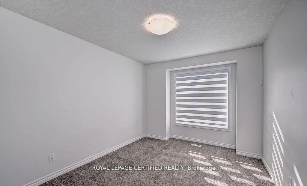 Photo 13 of 54 Pondcliffe Drive, Kitchener — HOMEH