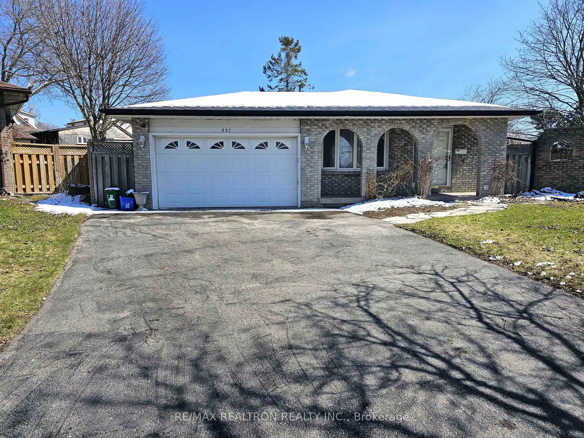 Photo 1 of 537 Lisbon Court, Oshawa, Vanier — HOMEH