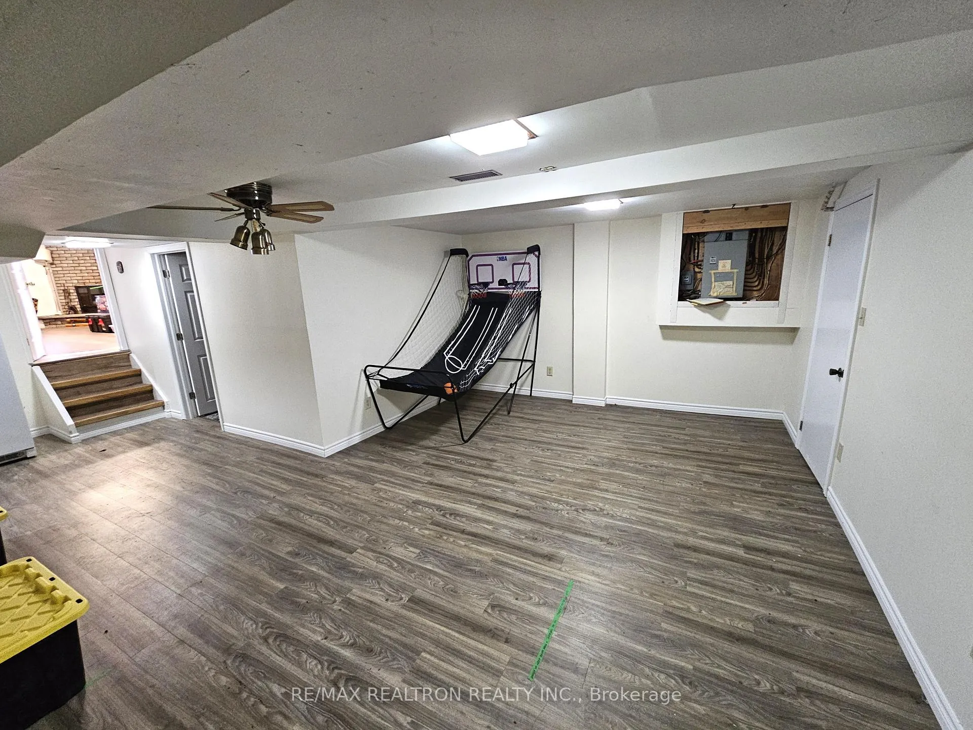 Photo 19 of 537 Lisbon Court, Oshawa, Vanier — HOMEH