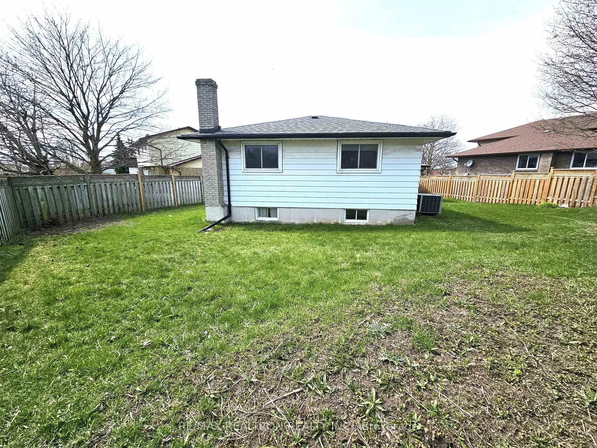 Photo 21 of 537 Lisbon Court, Oshawa, Vanier — HOMEH