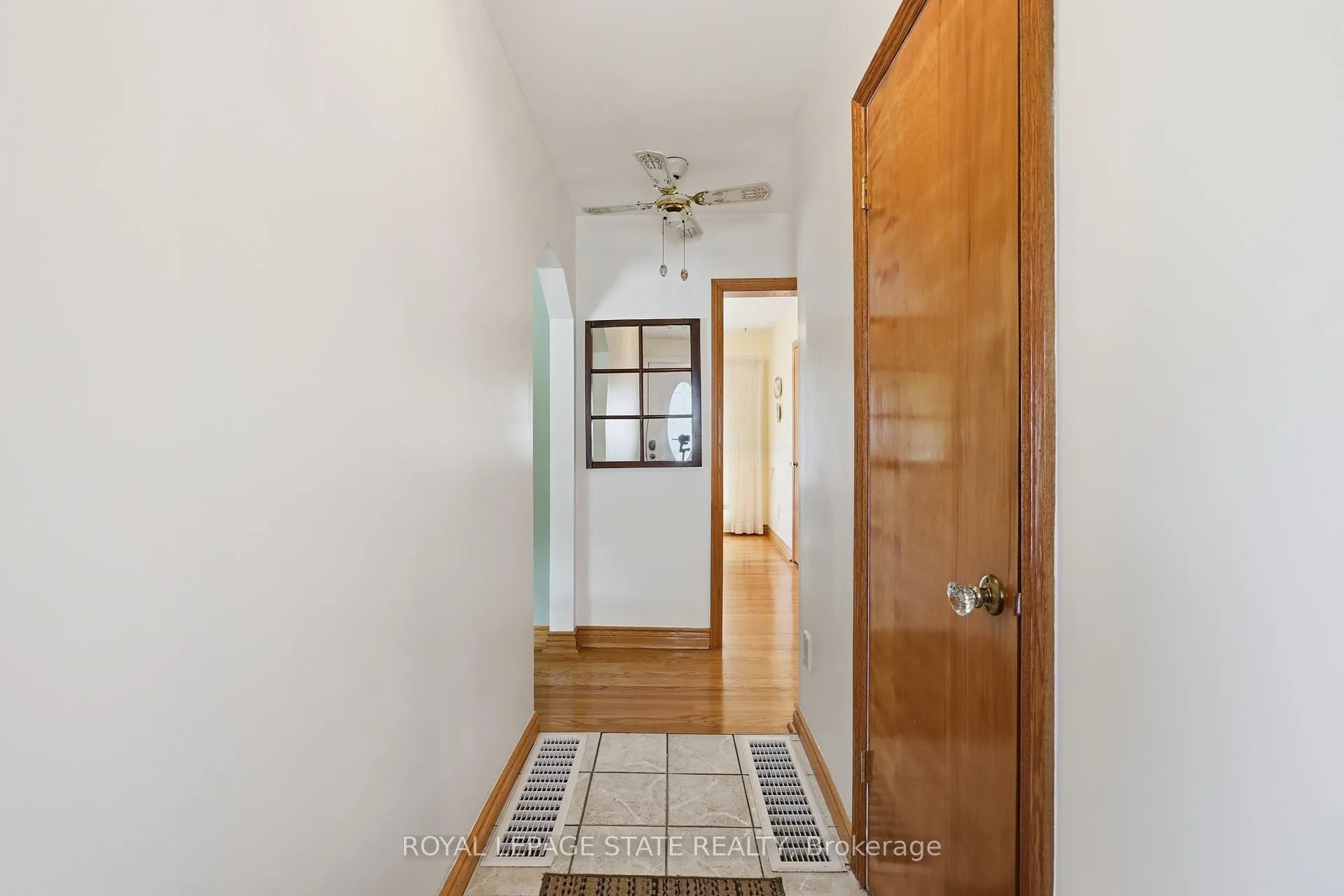 Photo 7 of 37 Central Park Avenue, Hamilton, Dundas — HOMEH