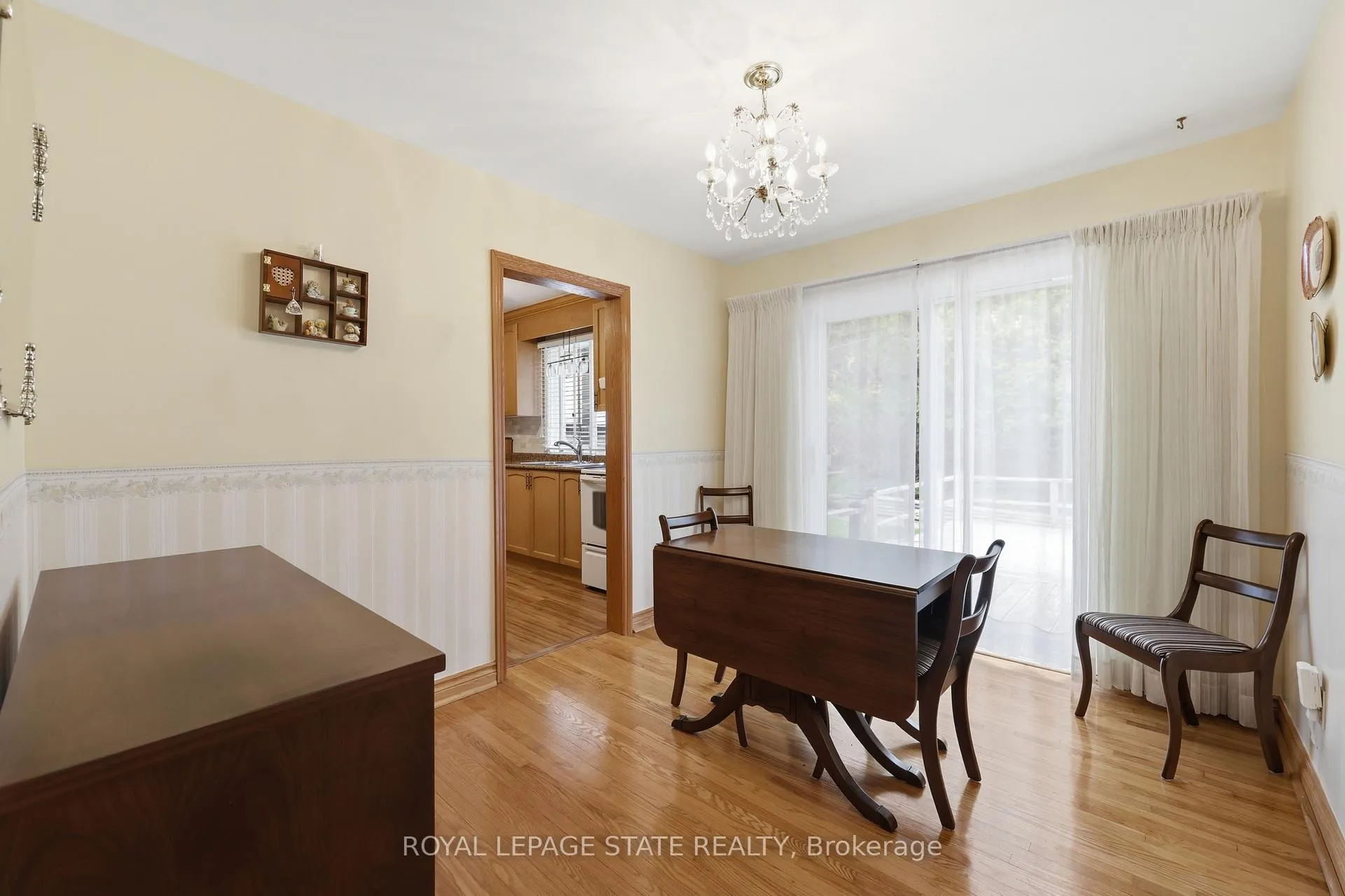 Photo 9 of 37 Central Park Avenue, Hamilton, Dundas — HOMEH