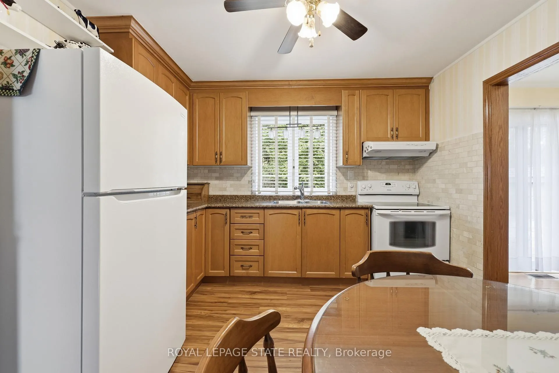 Photo 10 of 37 Central Park Avenue, Hamilton, Dundas — HOMEH