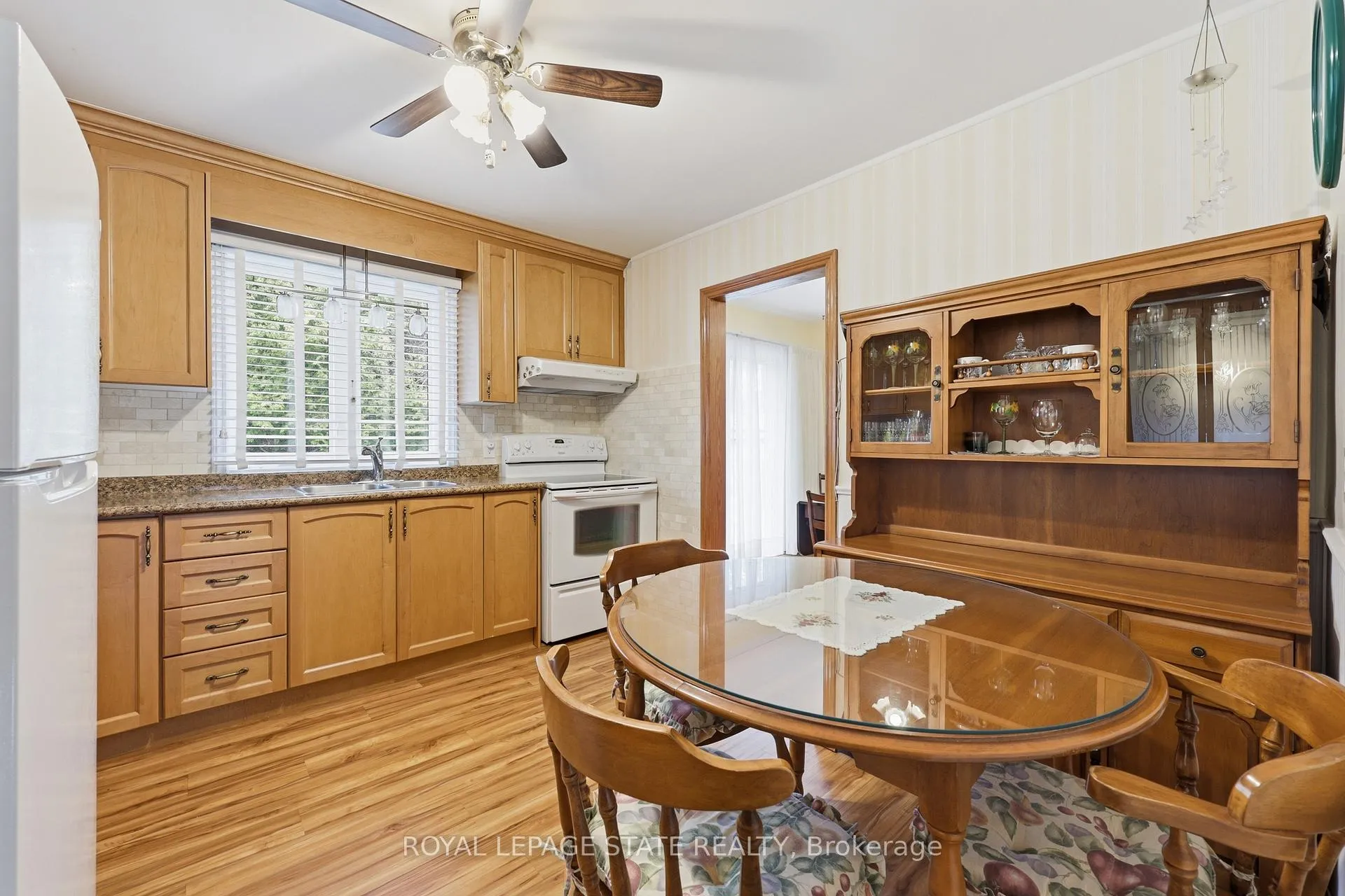 Photo 14 of 37 Central Park Avenue, Hamilton, Dundas — HOMEH