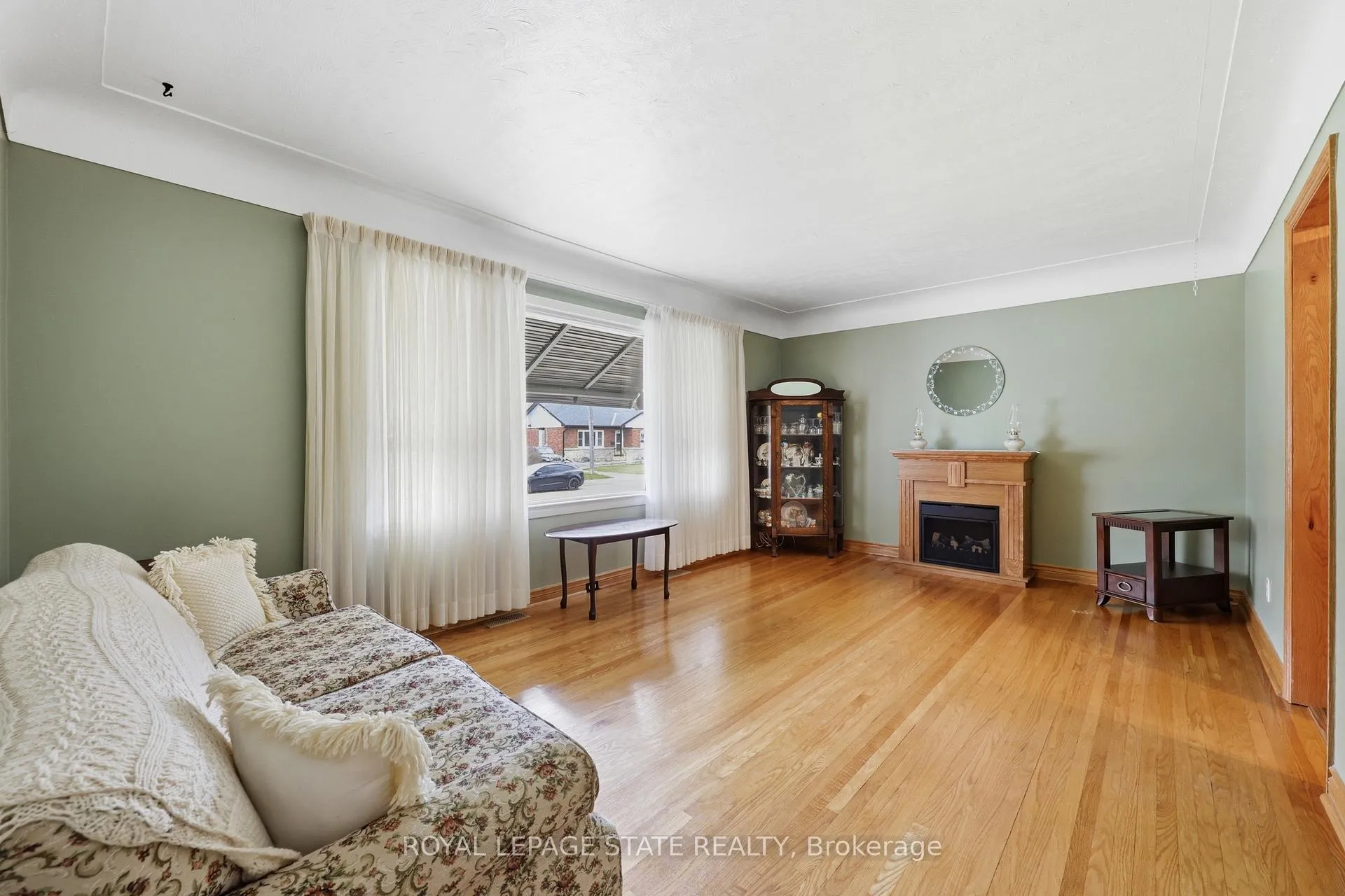 Photo 16 of 37 Central Park Avenue, Hamilton, Dundas — HOMEH