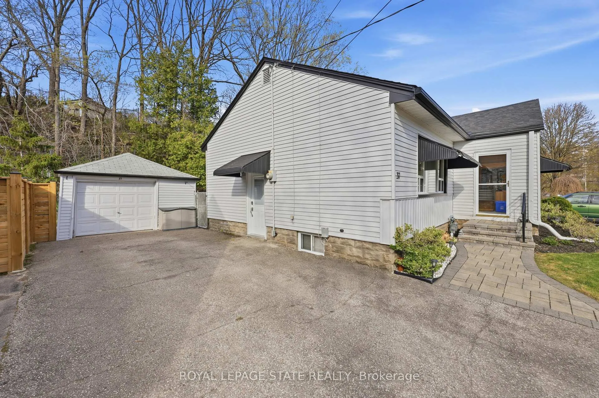 Photo 38 of 37 Central Park Avenue, Hamilton, Dundas — HOMEH