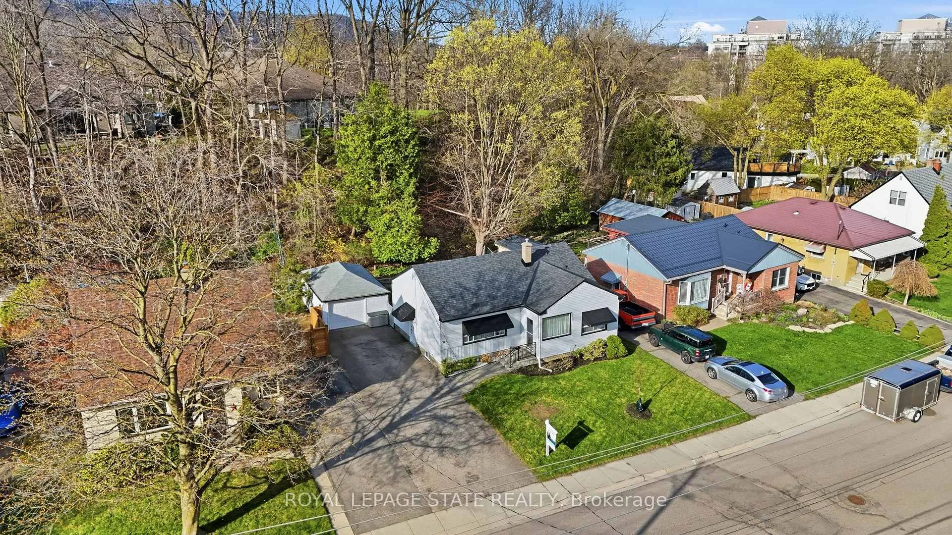 Photo 43 of 37 Central Park Avenue, Hamilton, Dundas — HOMEH
