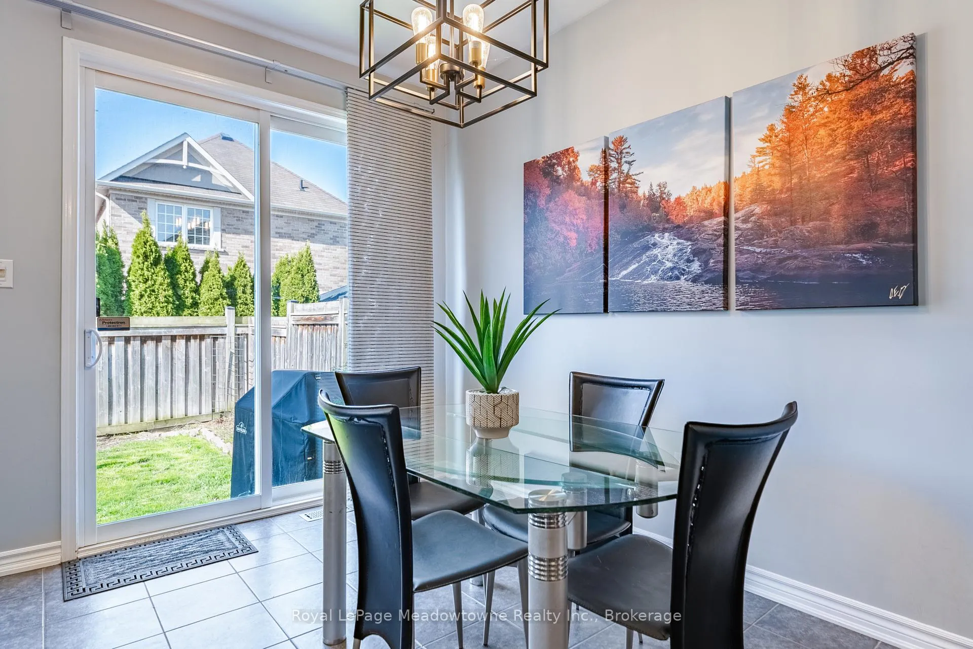 Photo 16 of 325 Gleave Terrace, Milton, Harrison — HOMEH