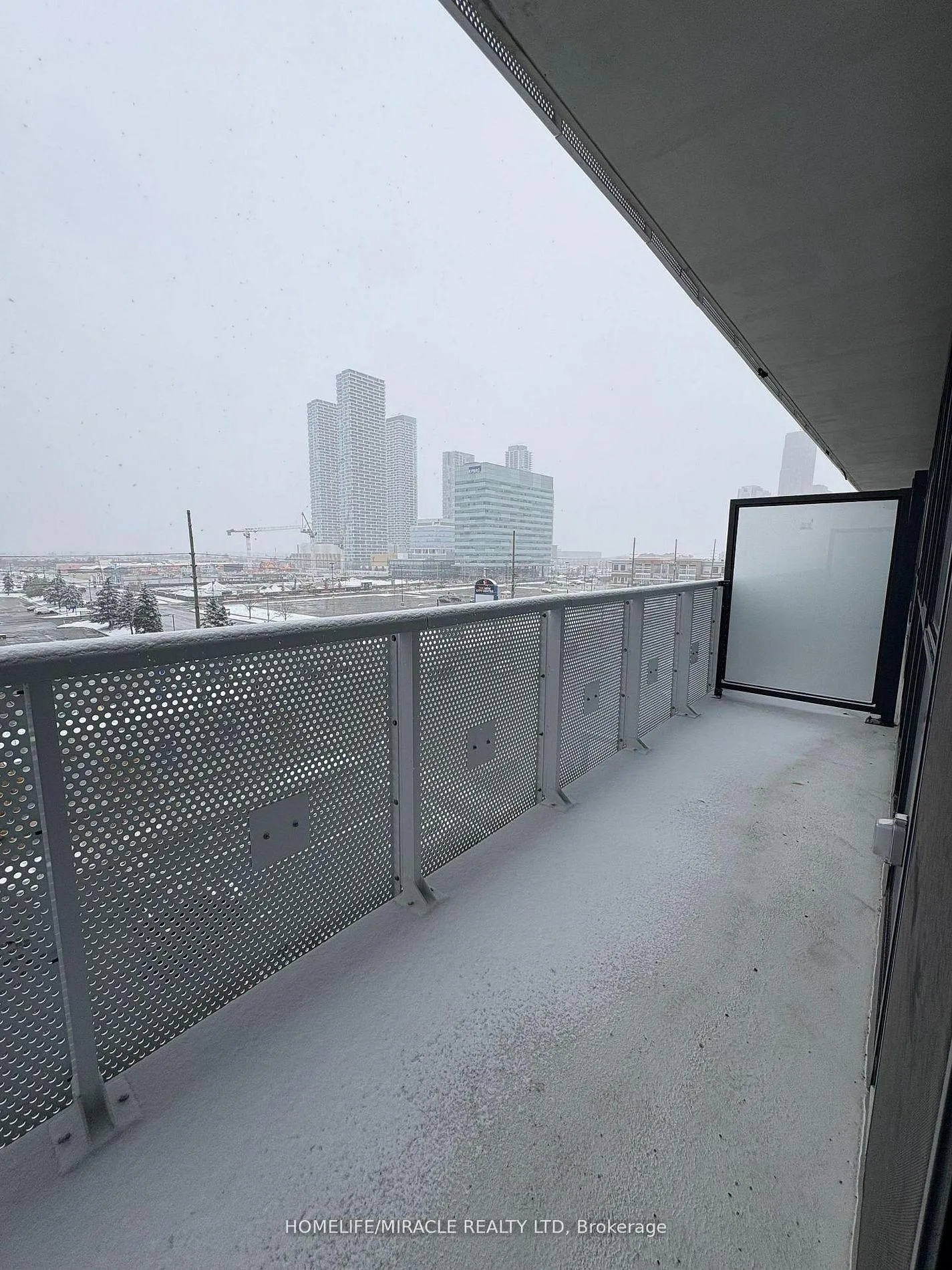 Photo 12 of Unit 607, 8 Interchange Way, Vaughan, Vaughan Corporate Centre — HOMEH