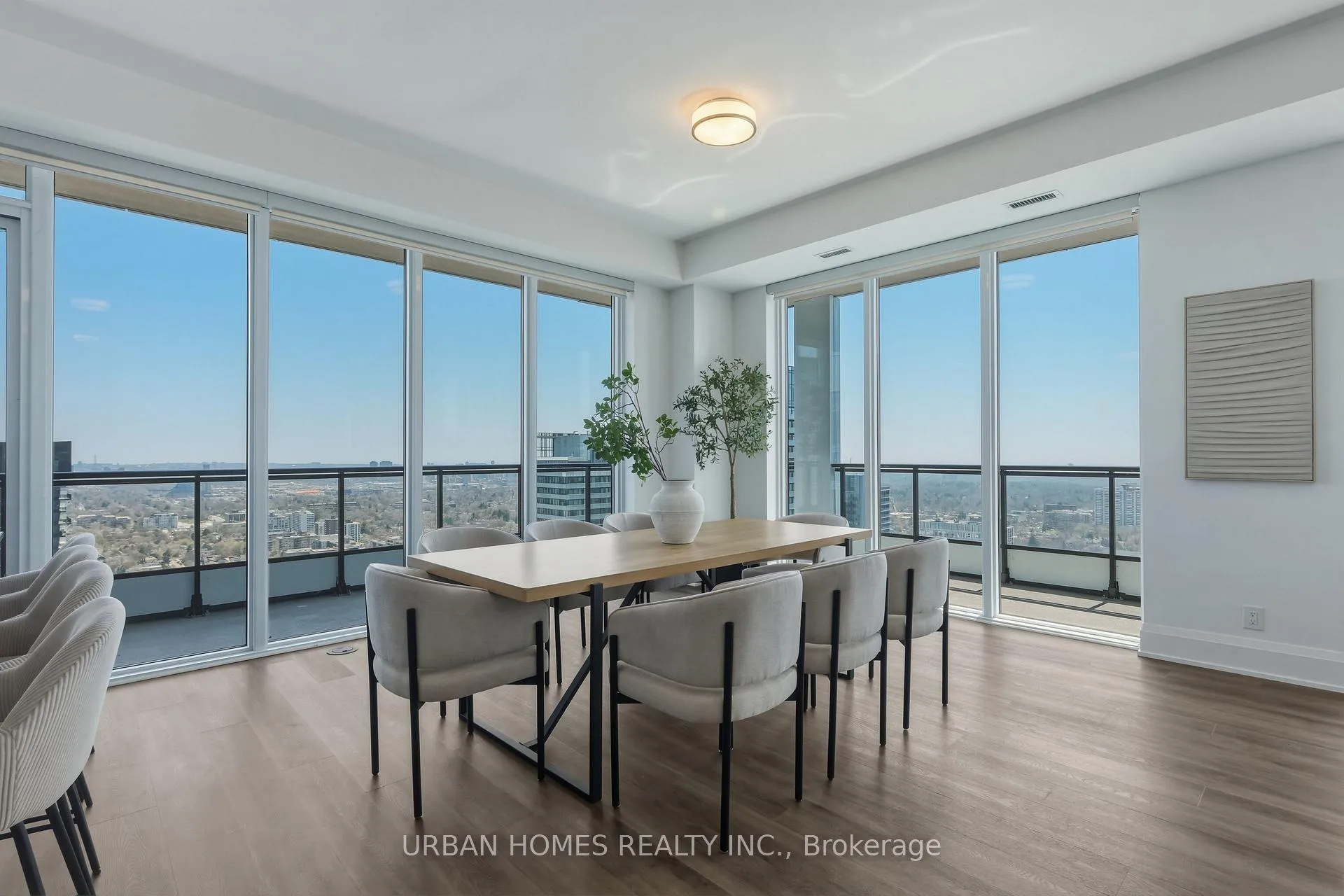 Photo 4 of Unit 3602, 65 Broadway Avenue, Toronto, Mount Pleasant West — HOMEH