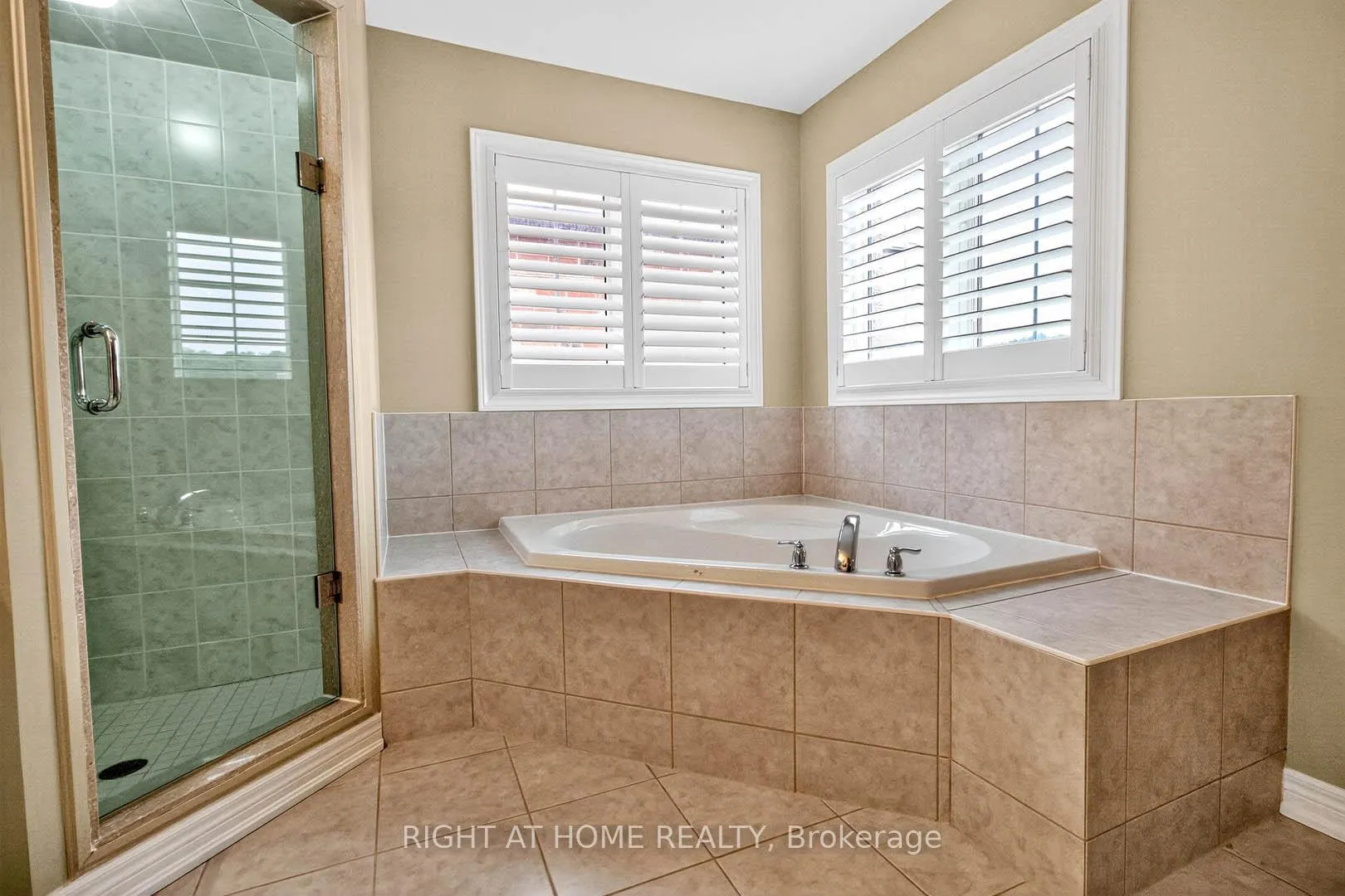 Photo 22 of 7 Messina Avenue, Brampton, Bram West — HOMEH