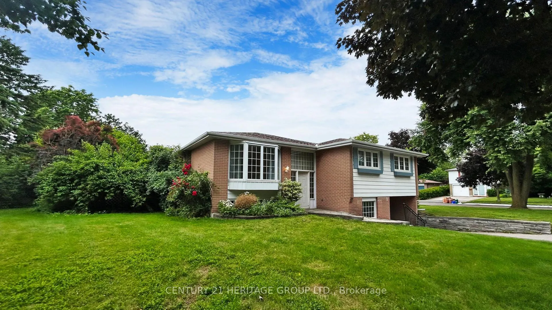 Photo 1 of 1 Dunsinane Drive, Markham, Royal Orchard — HOMEH