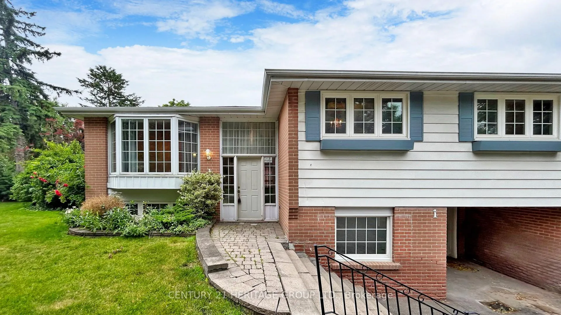 Photo 2 of 1 Dunsinane Drive, Markham, Royal Orchard — HOMEH