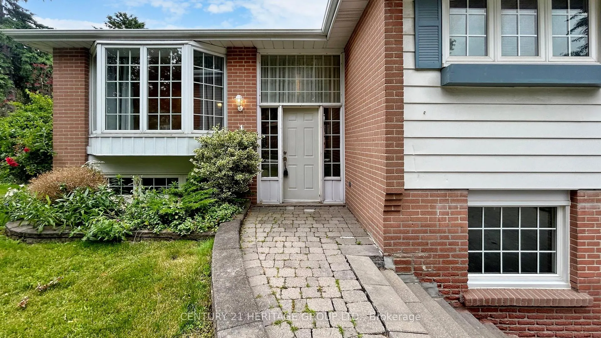 Photo 3 of 1 Dunsinane Drive, Markham, Royal Orchard — HOMEH