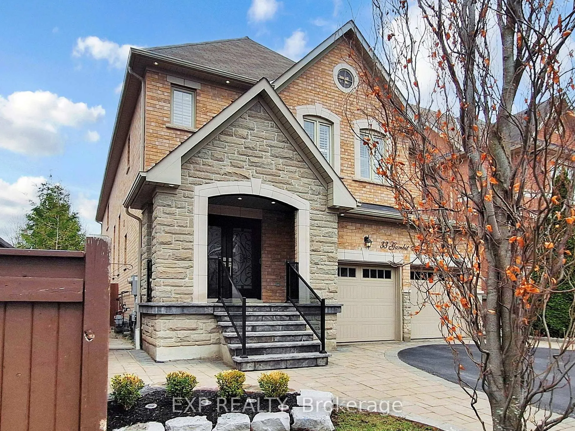 Front of 33 Gambit Avenue