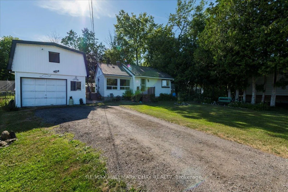 Photo 1 of 930 Gilmore Avenue, Innisfil, Lefroy — HOMEH