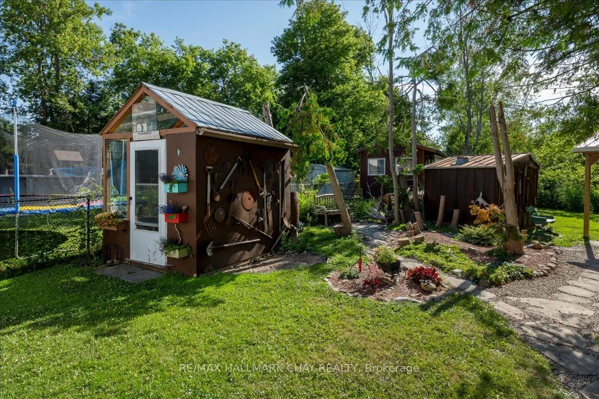 Photo 4 of 930 Gilmore Avenue, Innisfil, Lefroy — HOMEH