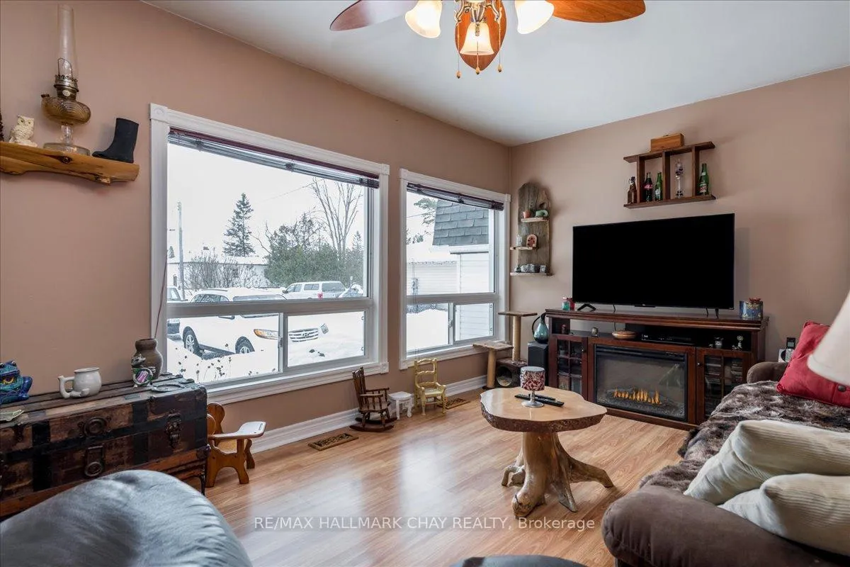 Photo 9 of 930 Gilmore Avenue, Innisfil, Lefroy — HOMEH