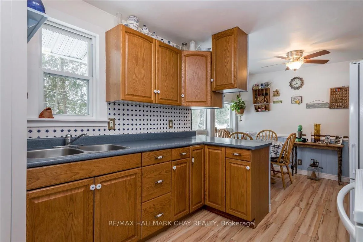Photo 11 of 930 Gilmore Avenue, Innisfil, Lefroy — HOMEH