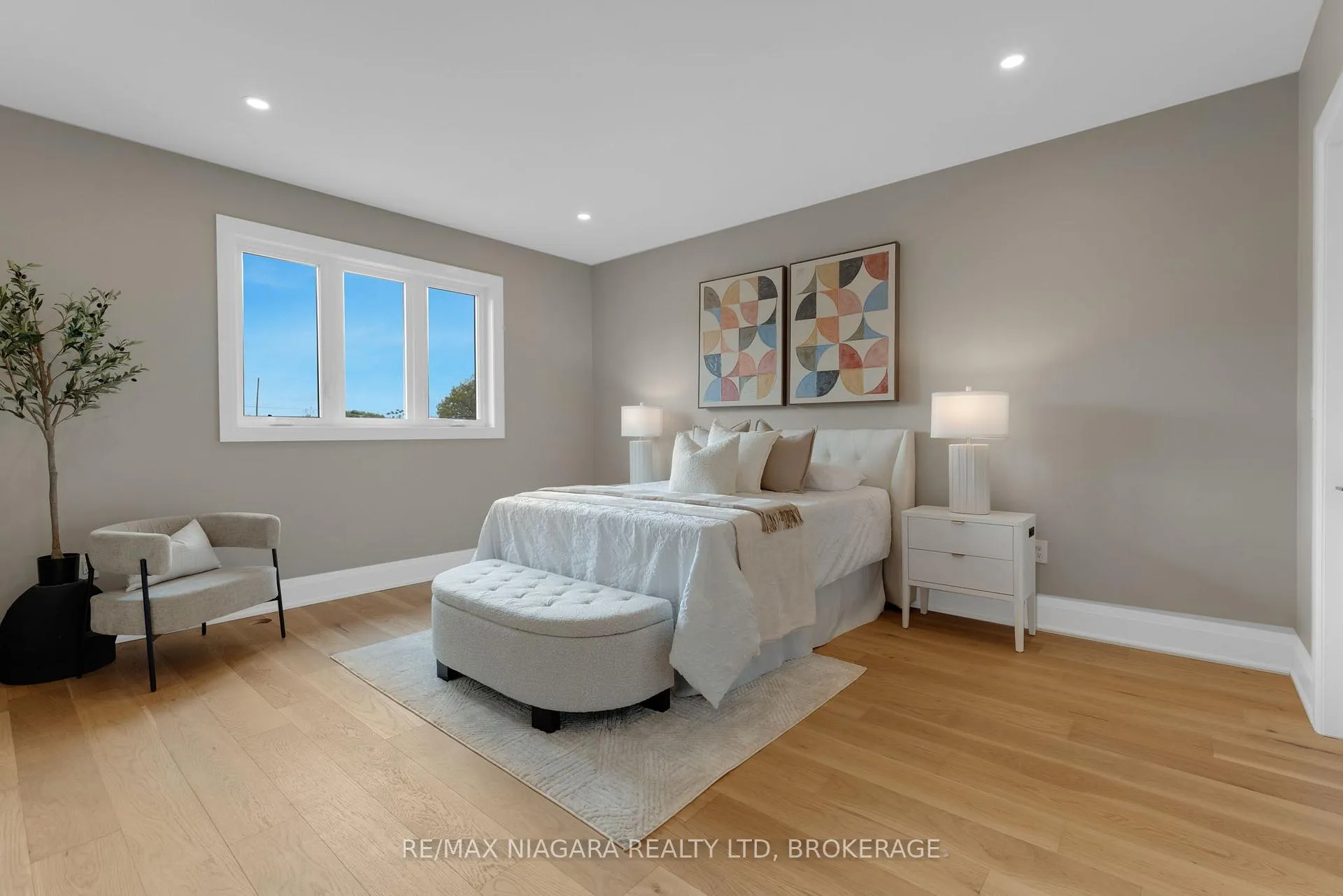 Photo 24 of 6208 Curlin Crescent, Niagara Falls, Forestview — HOMEH
