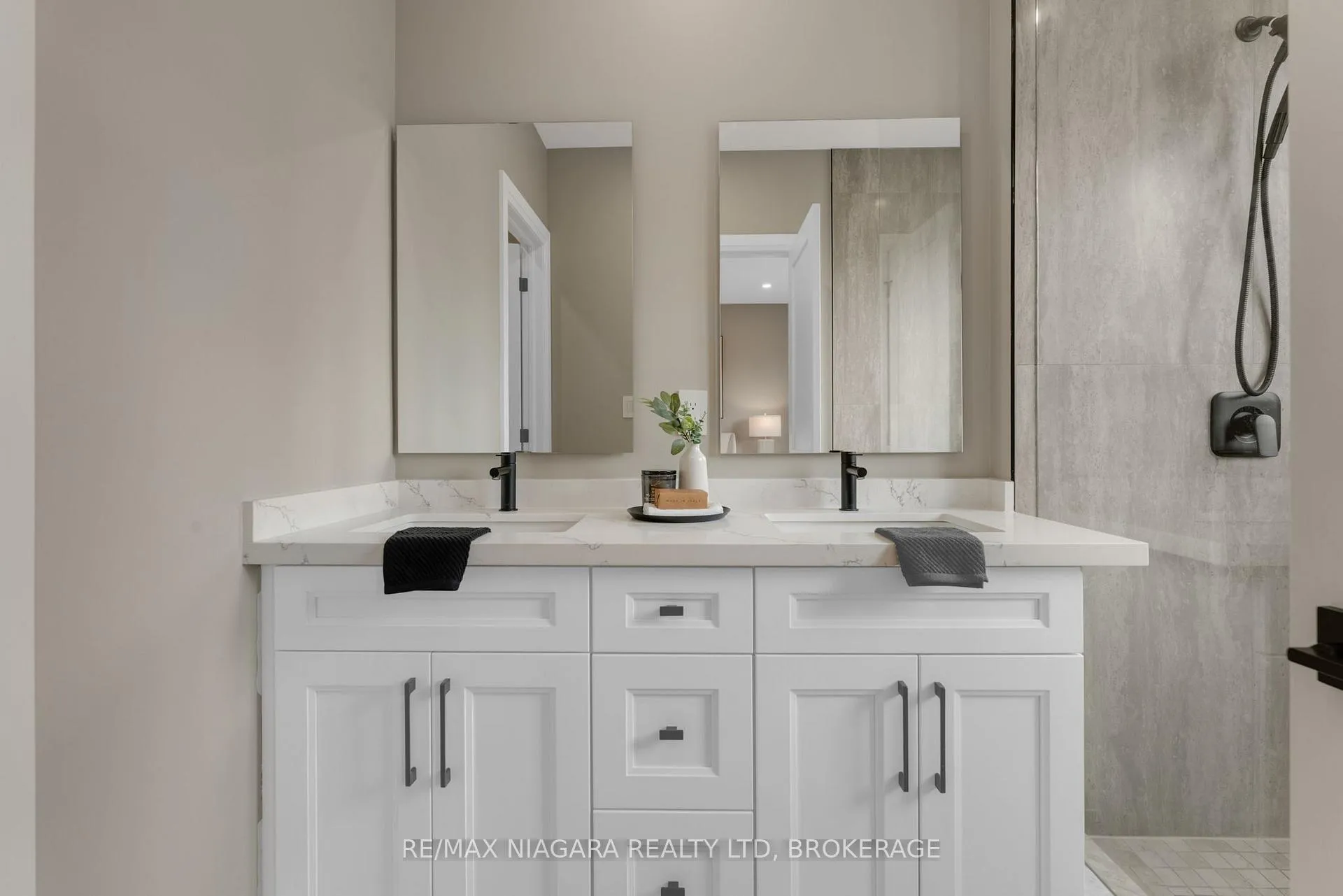 Photo 26 of 6208 Curlin Crescent, Niagara Falls, Forestview — HOMEH