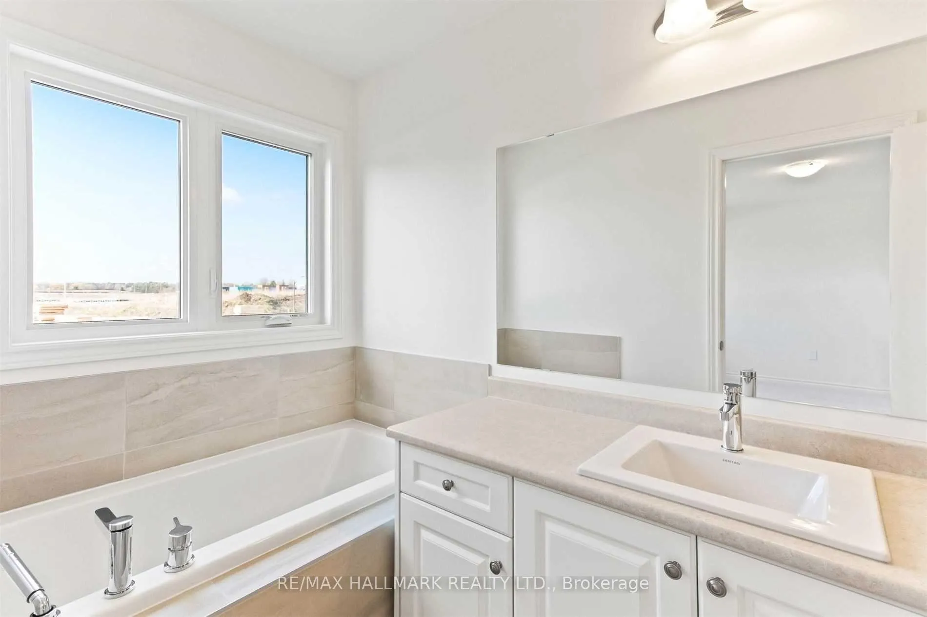 Photo 17 of 103 Laing Drive, Whitby, Rural Whitby — HOMEH