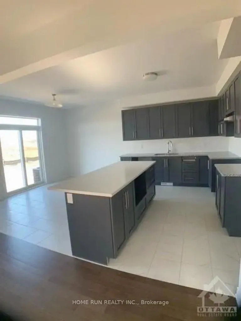 Photo 2 of 328 Finial Way, Ottawa, Barrhaven - Half Moon Bay — HOMEH