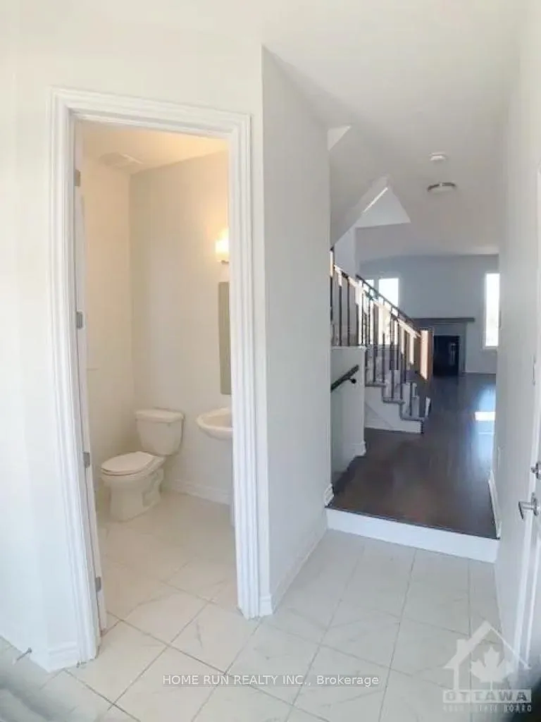 Photo 5 of 328 Finial Way, Ottawa, Barrhaven - Half Moon Bay — HOMEH