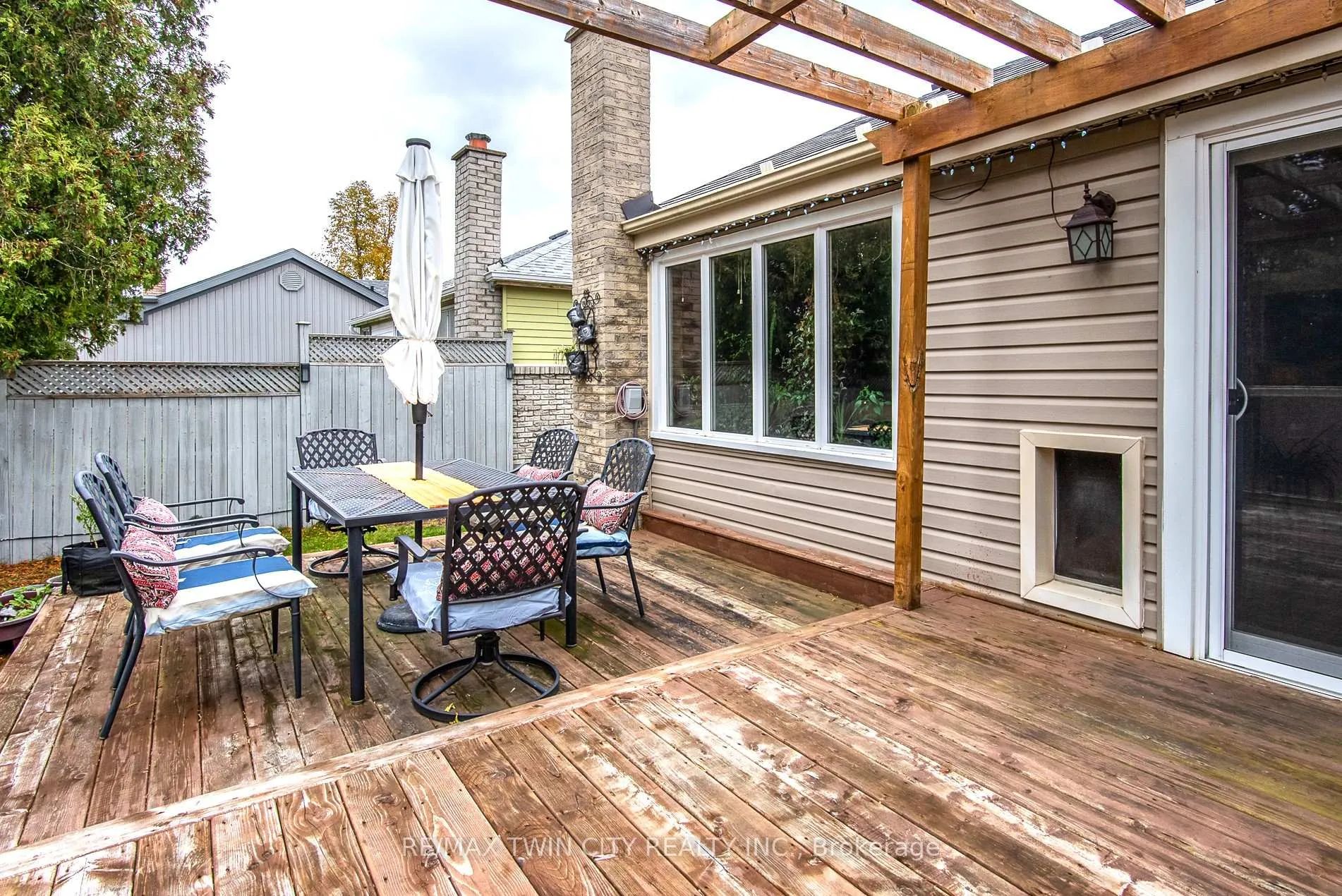 Photo 9 of 94 Macatee Place, Cambridge — HOMEH