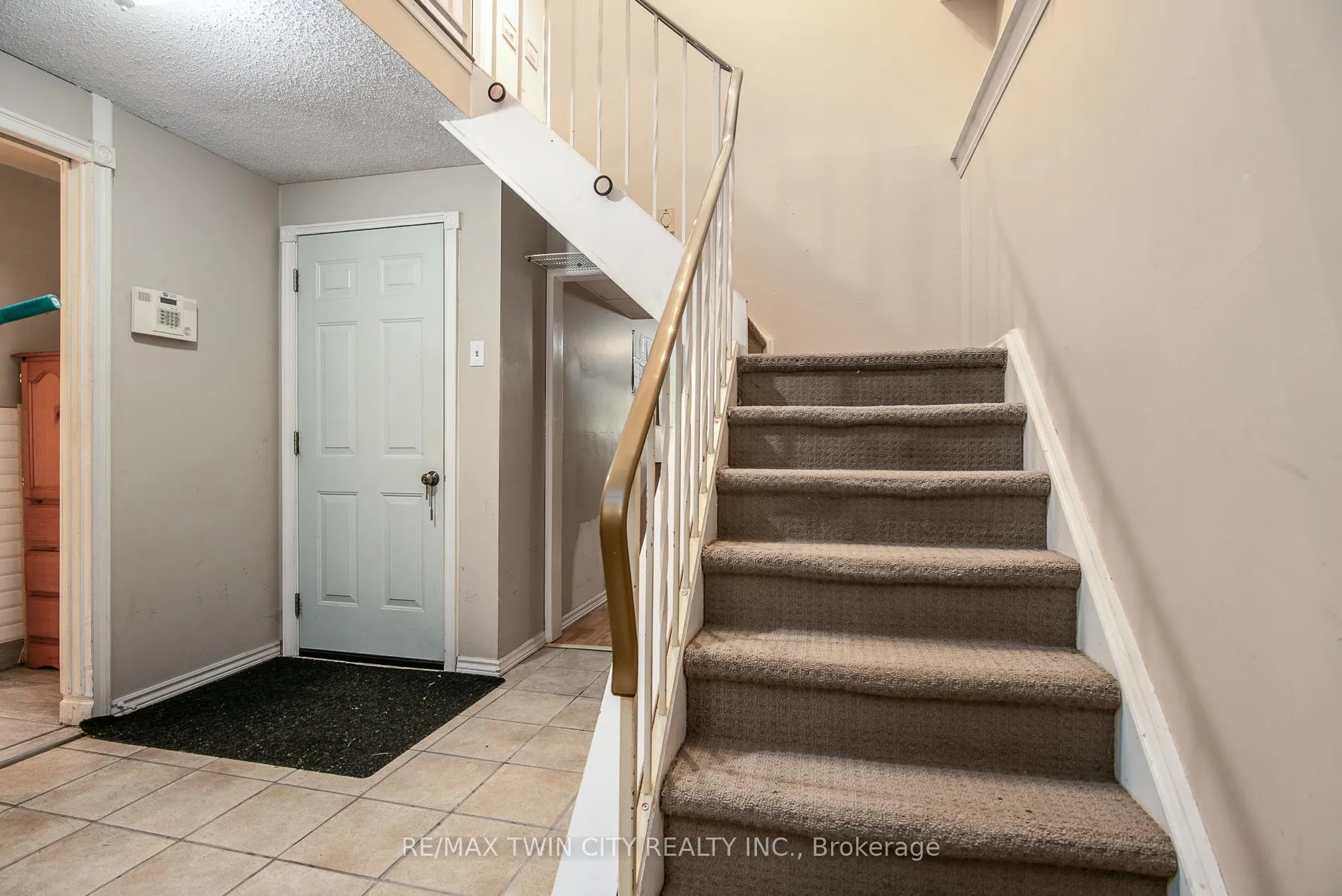 Photo 36 of 94 Macatee Place, Cambridge — HOMEH