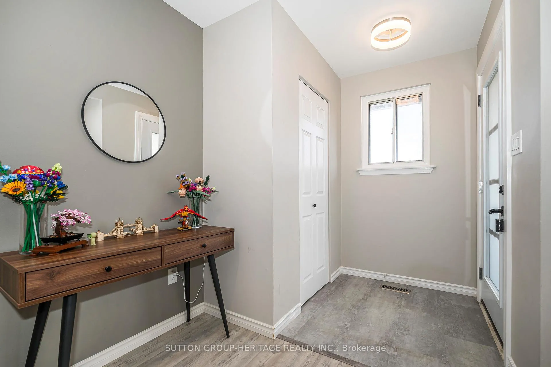 Photo 2 of 437 Sedan Crescent, Oshawa, Central — HOMEH
