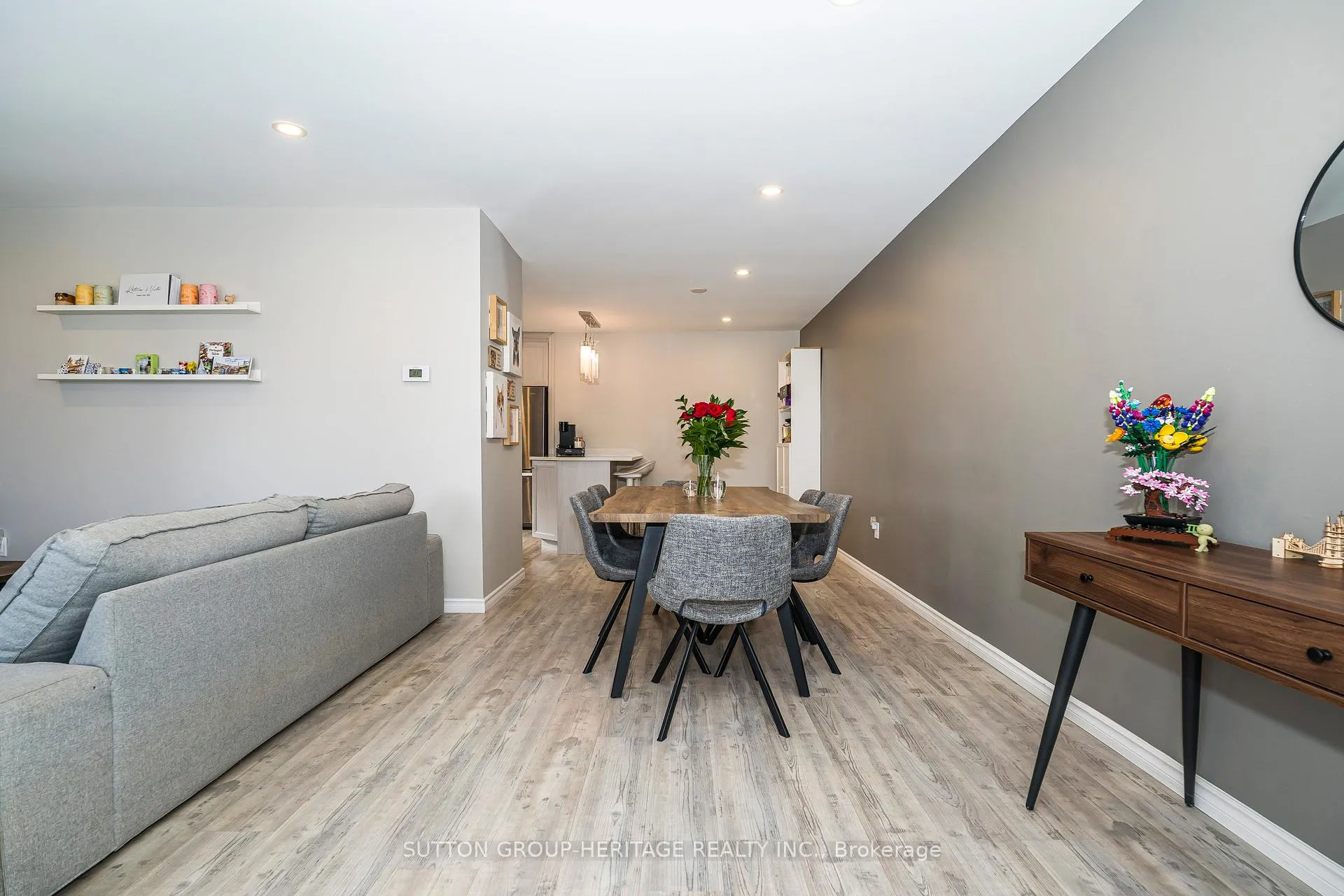 Photo 3 of 437 Sedan Crescent, Oshawa, Central — HOMEH