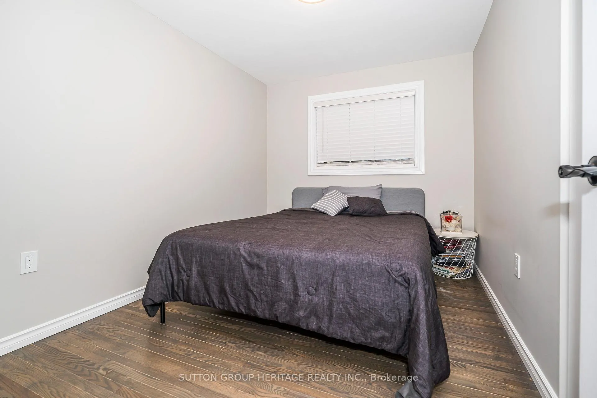 Photo 17 of 437 Sedan Crescent, Oshawa, Central — HOMEH