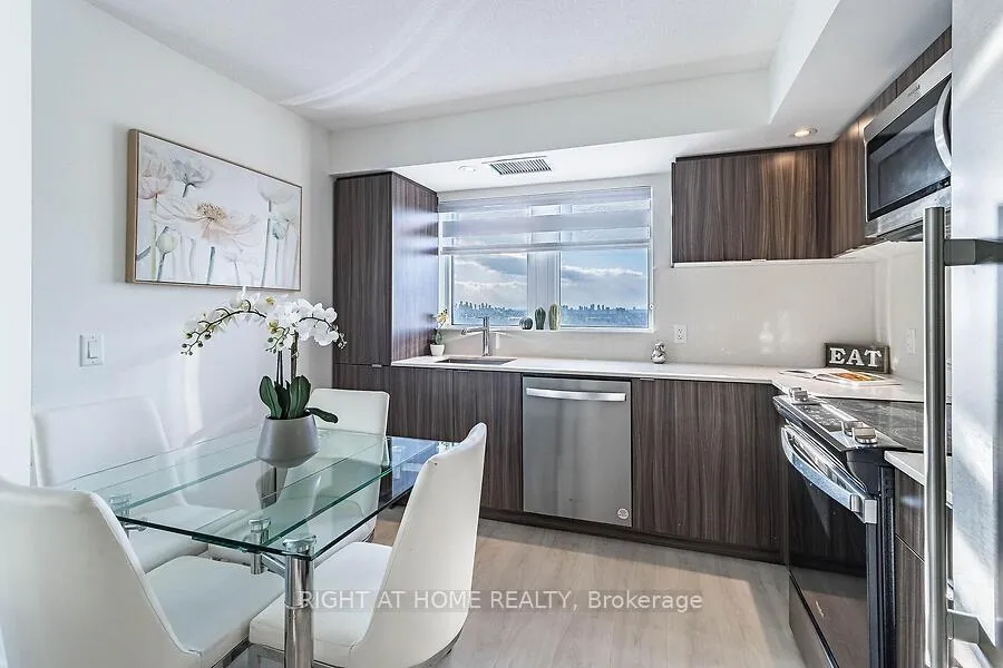 Photo 32 of Unit 1702, 10 Eva Road, Etobicoke, Etobicoke West Mall — HOMEH