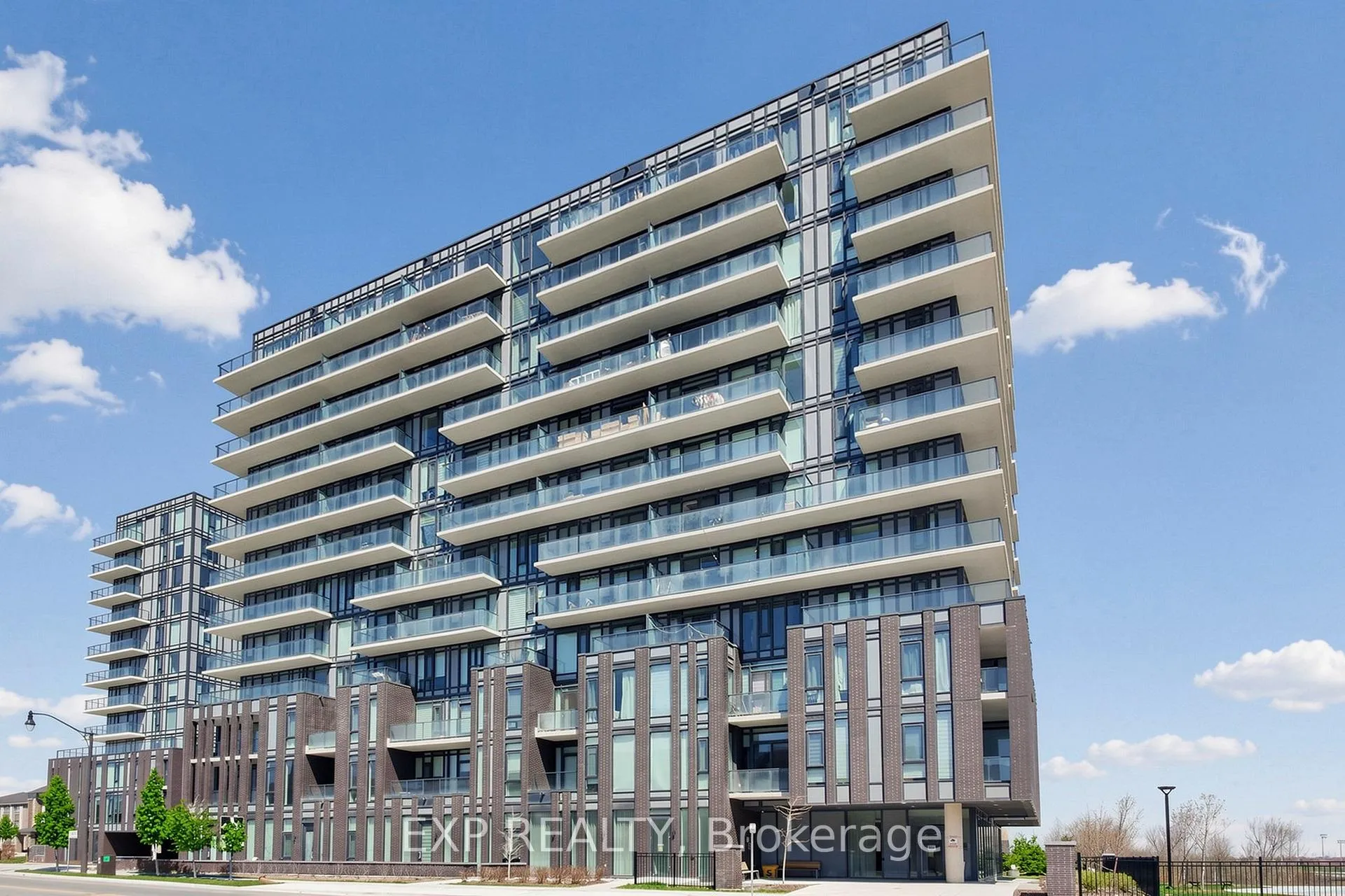 Photo 2 of 215 Veterans Drive, Brampton, Northwest Brampton — HOMEH