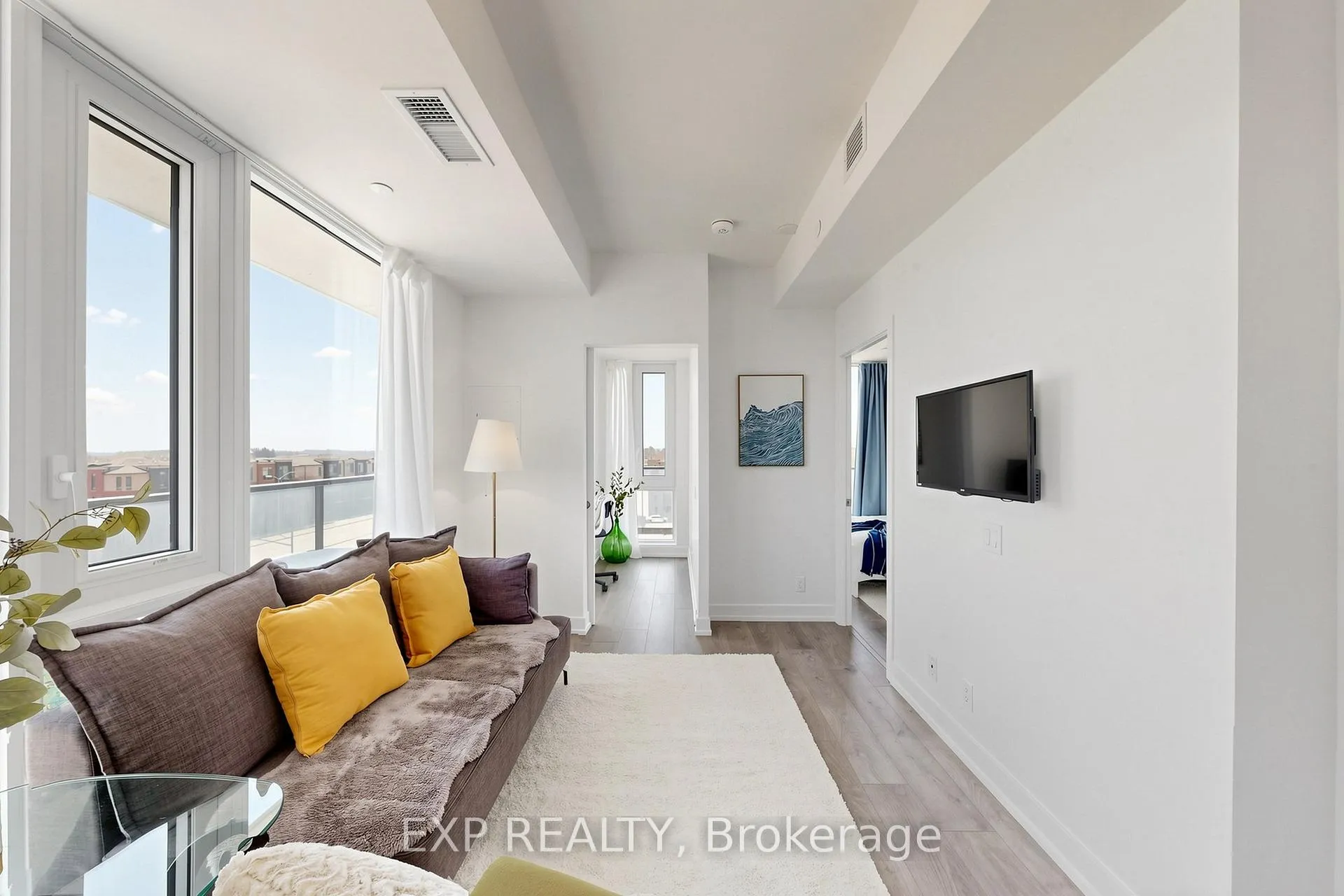 Photo 8 of 215 Veterans Drive, Brampton, Northwest Brampton — HOMEH