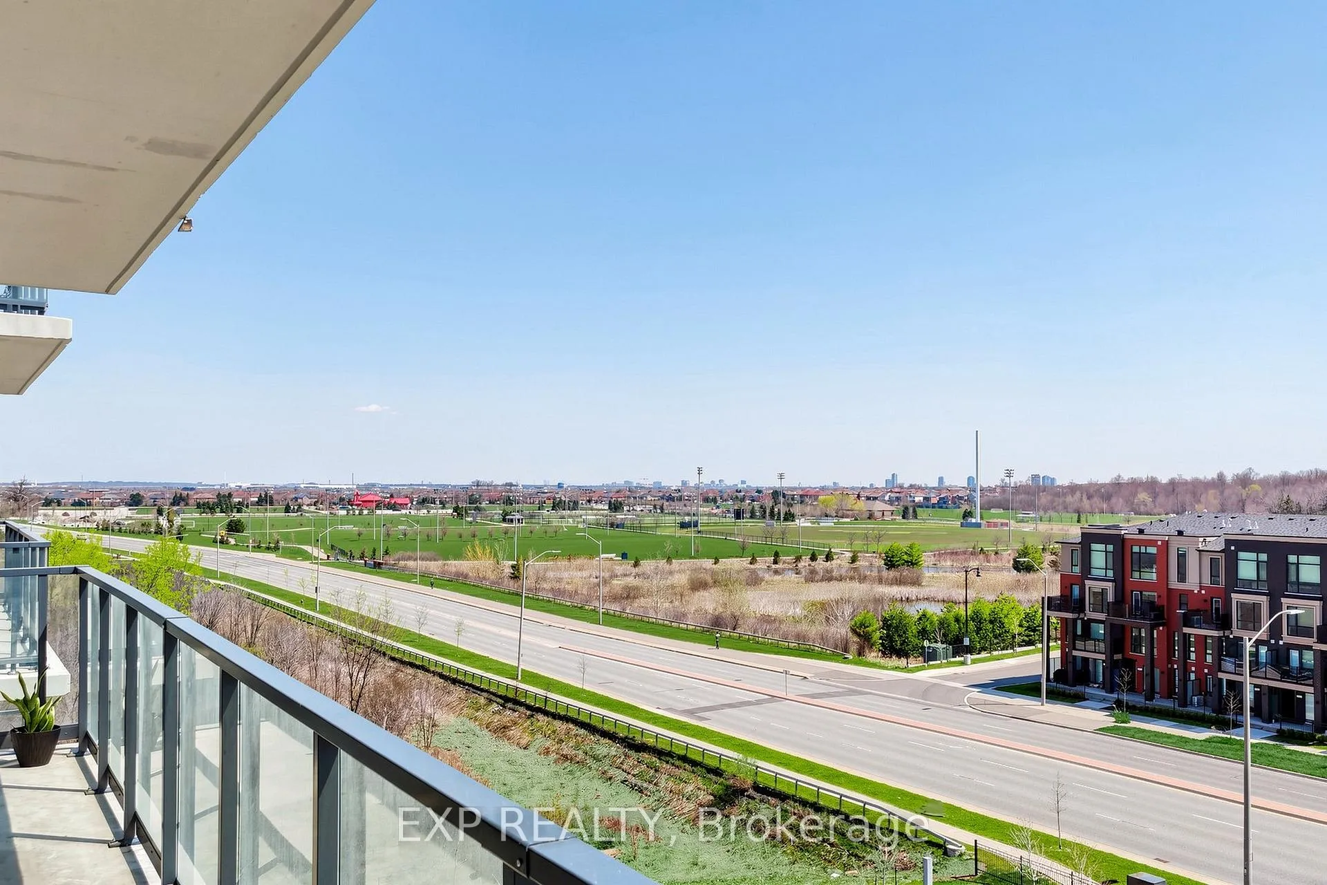 Photo 33 of 215 Veterans Drive, Brampton, Northwest Brampton — HOMEH