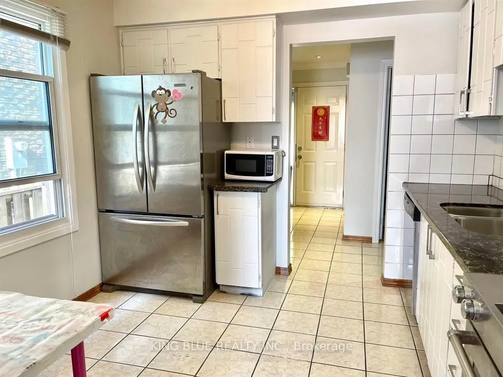 Photo 3 of 137 Appleby Crescent, Markham, Milliken Mills West — HOMEH