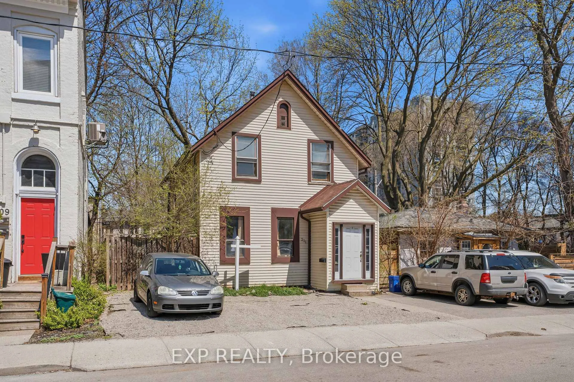 Photo 2 of 211 Rebecca Street, Hamilton, Beasley — HOMEH