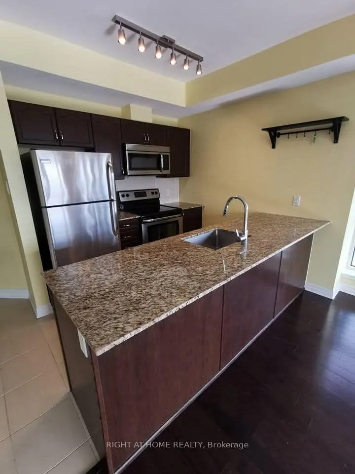 Photo 8 of Unit 809, 90 Landry Street, Ottawa, Vanier — HOMEH